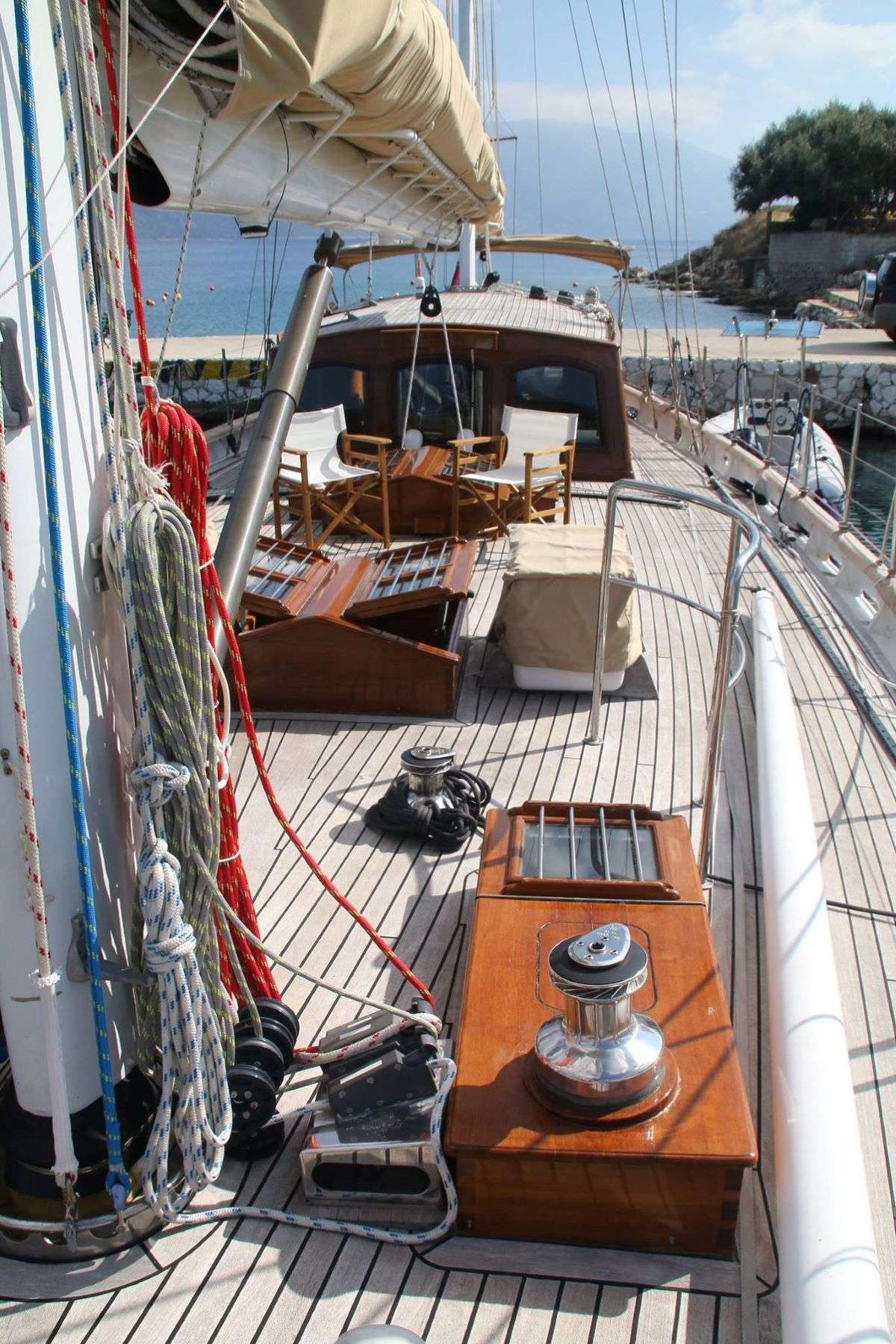 WINDWEAVER OF PENNINGTON - Yacht Charter Palaio Faliro & Boat hire in Greece 5