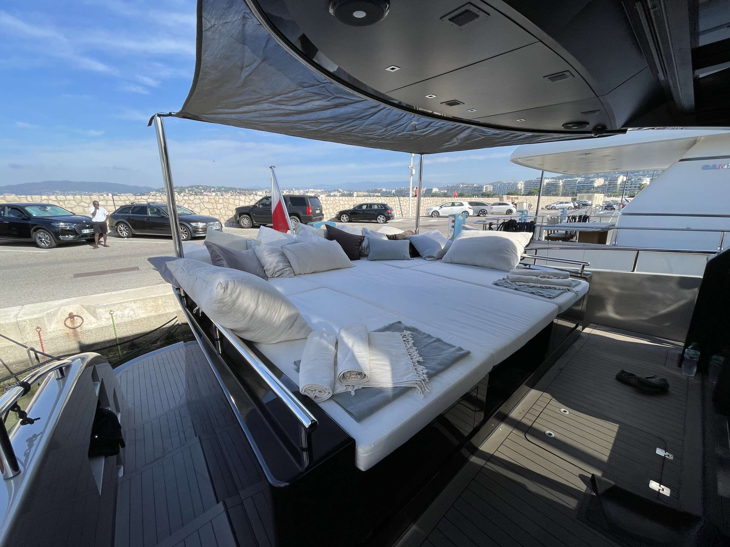 TOMMY I - Yacht Charter Antibes & Boat hire in Fr. Riviera, Corsica & Sardinia 4