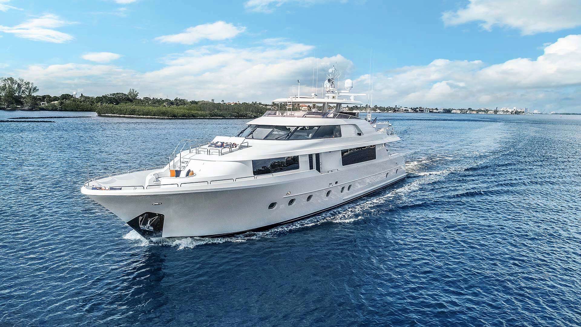 LUCKY LADY - Yacht Charter Annapolis & Boat hire in US East Coast & Bahamas 1