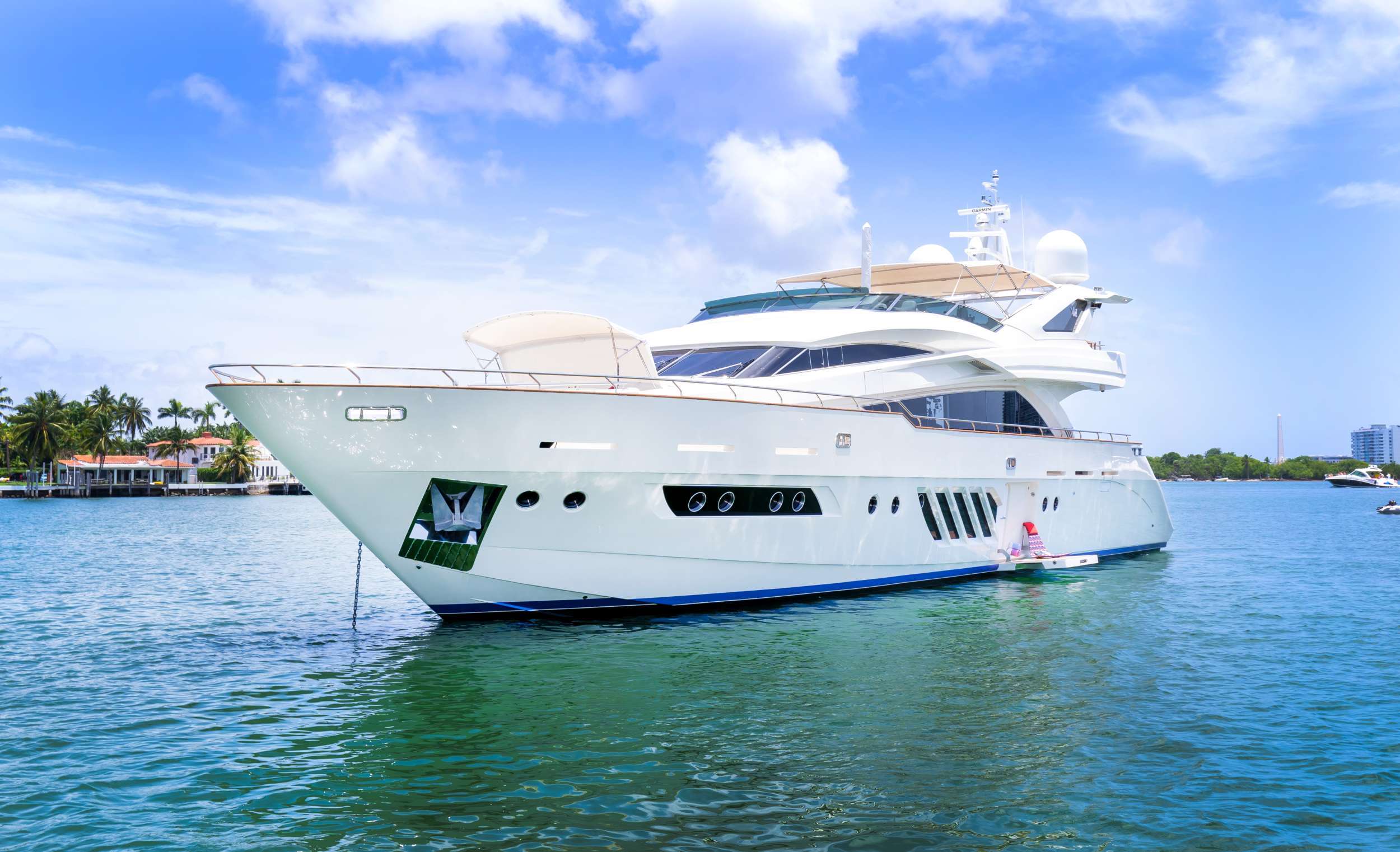95 DOMINATOR - Yacht Charter Miami & Boat hire in US East Coast & Bahamas 1