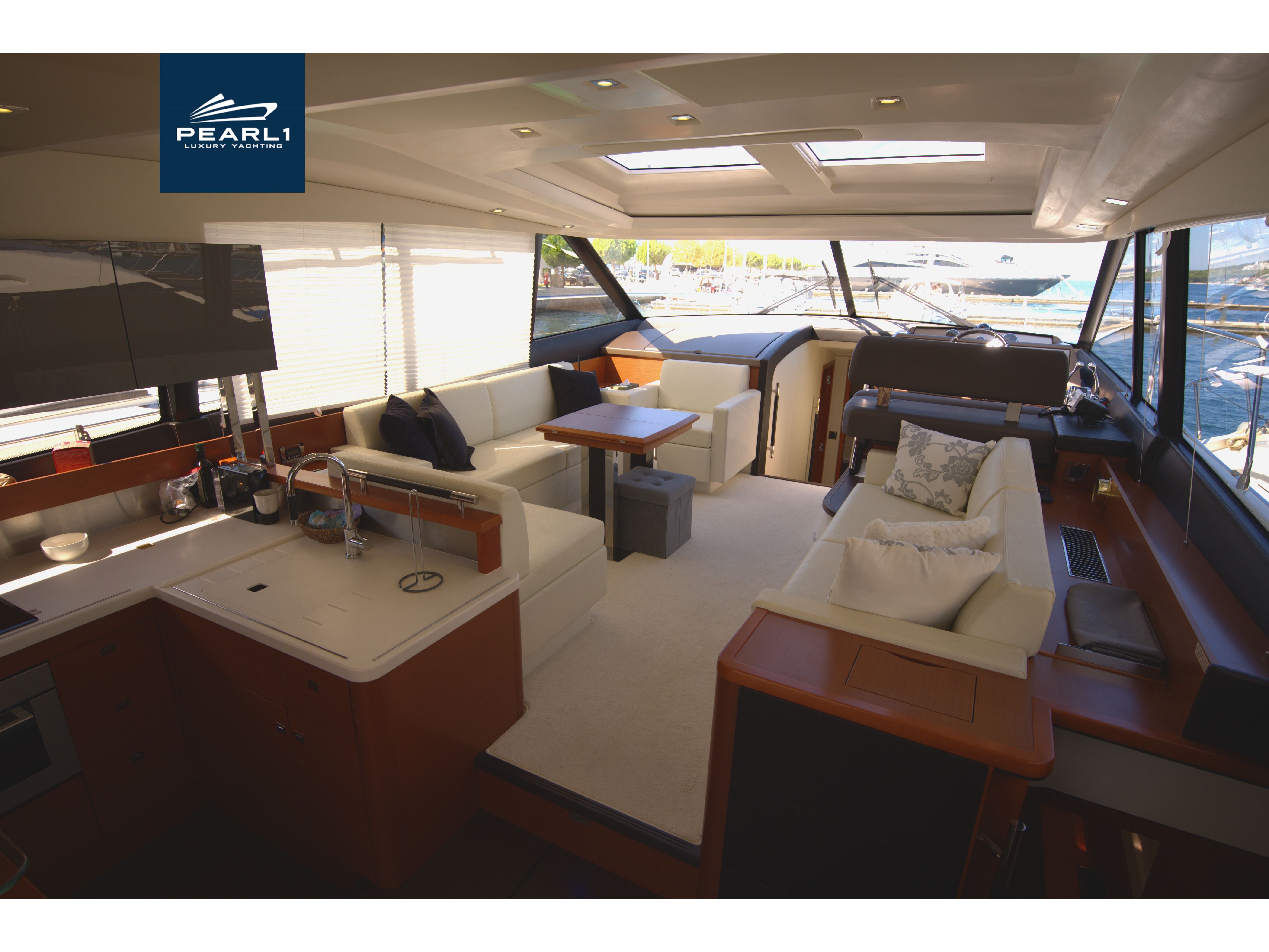 Prestige 550S - Yacht Charter Alcudia & Boat hire in Spain Balearic Islands Mallorca Alcudia Alcudiamar Marina 4