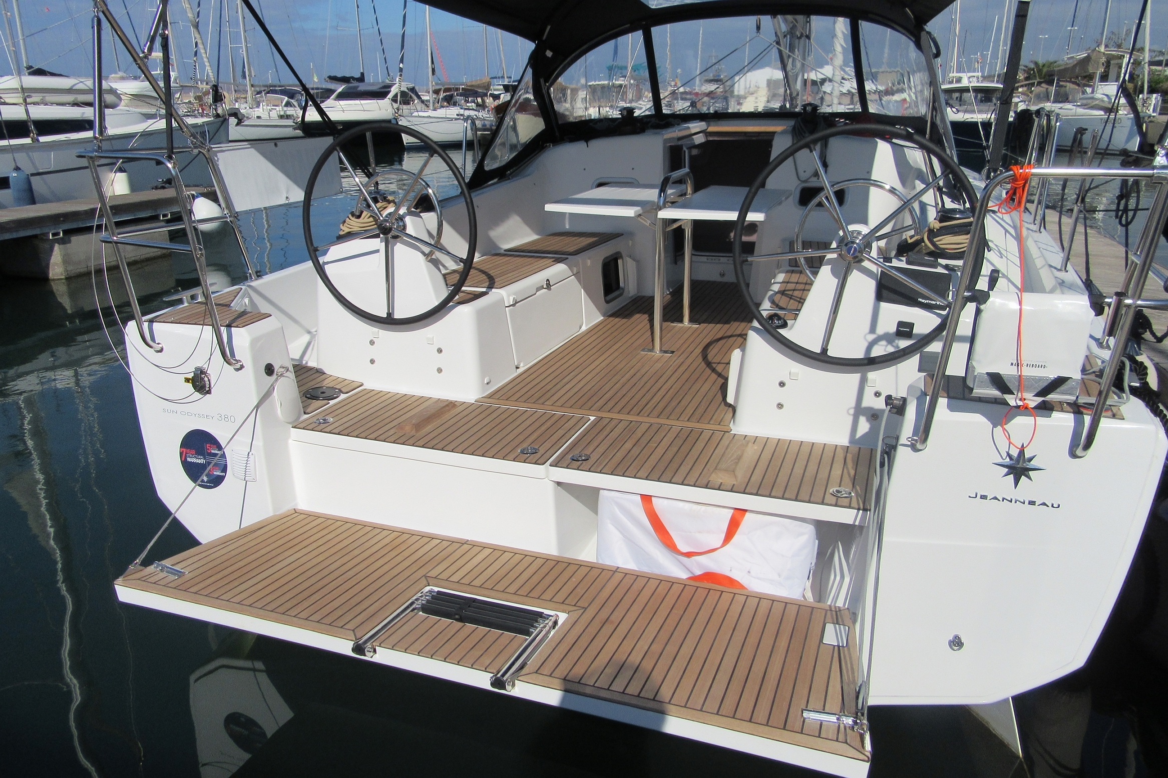 Sun Odyssey 380 - Yacht Charter San Vincenzo & Boat hire in Italy San Vincenzo Marina di San Vincenzo 3