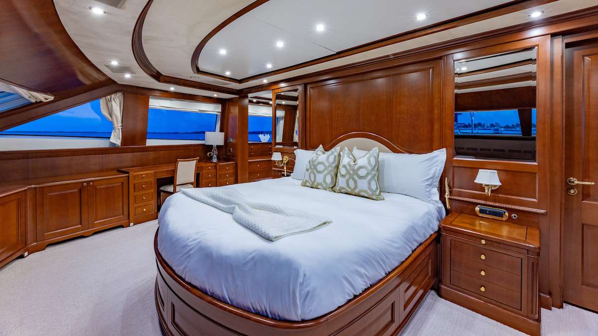 NAMASTE - Luxury yacht charter St Martin & Boat hire in Bahamas & Caribbean 6