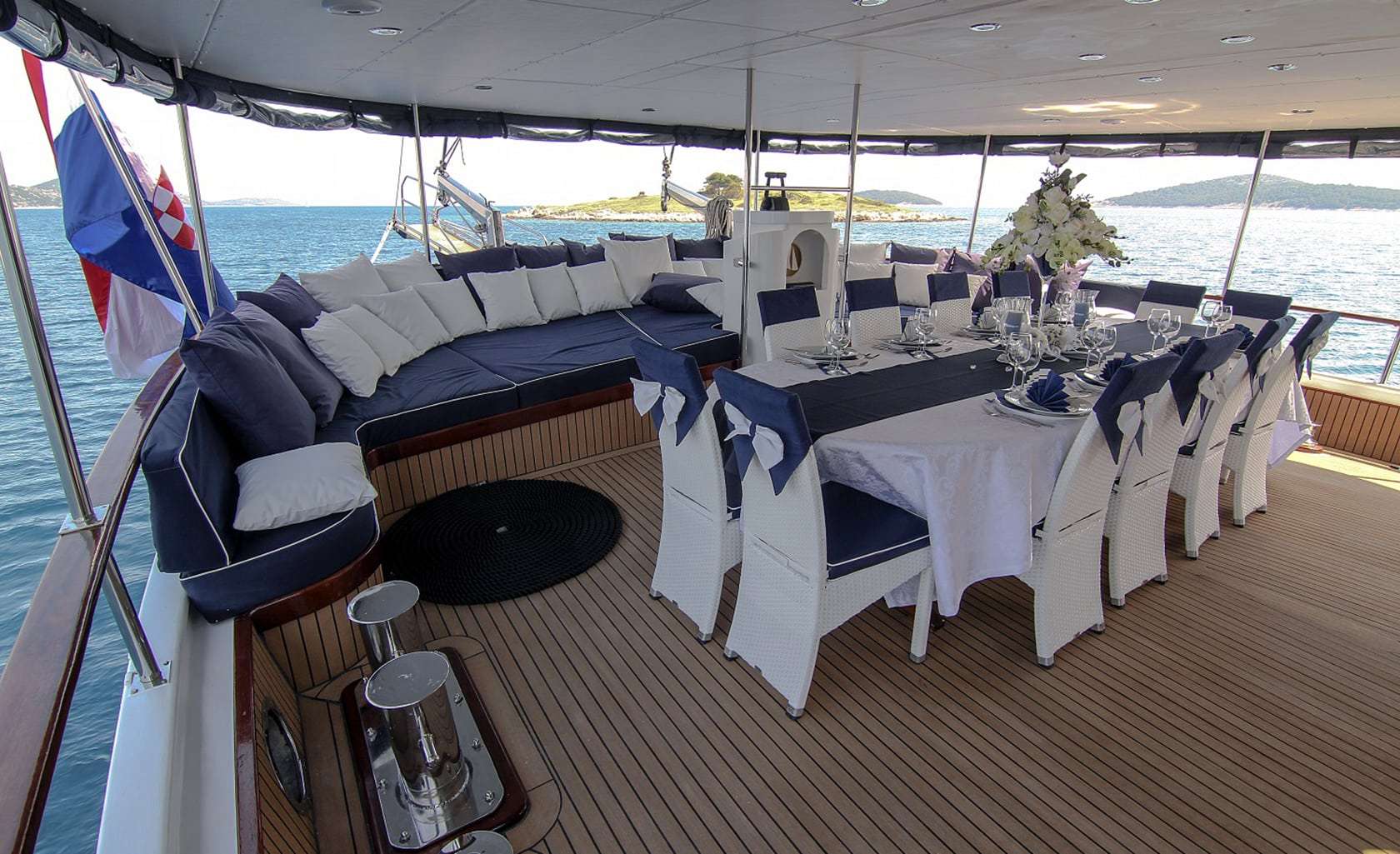 Aurum  - Yacht Charter Jezera & Boat hire in Croatia 4