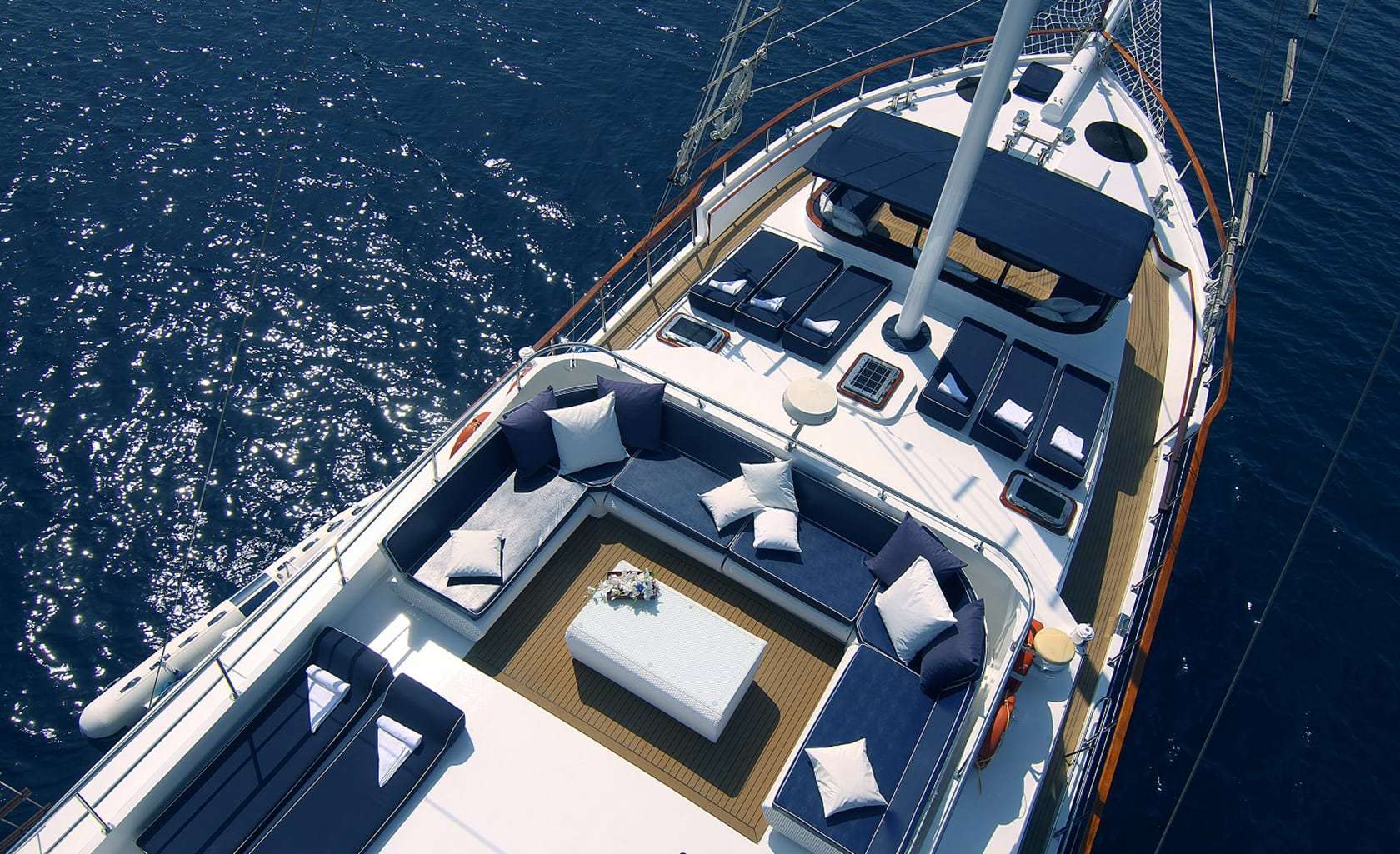 Aurum  - Yacht Charter Jezera & Boat hire in Croatia 5