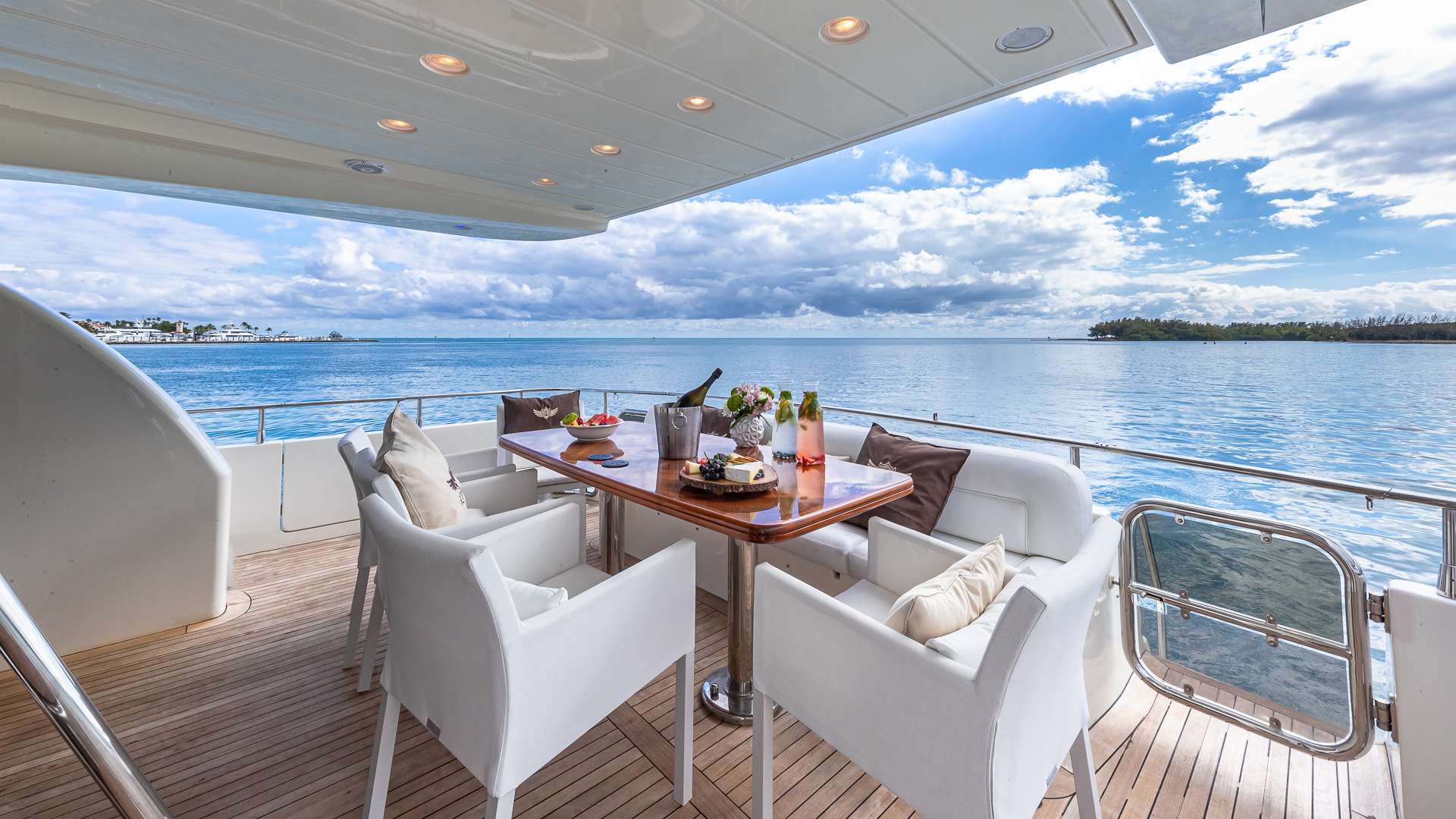 Salt Shaker - Yacht Charter Miami & Boat hire in Florida & Bahamas 3