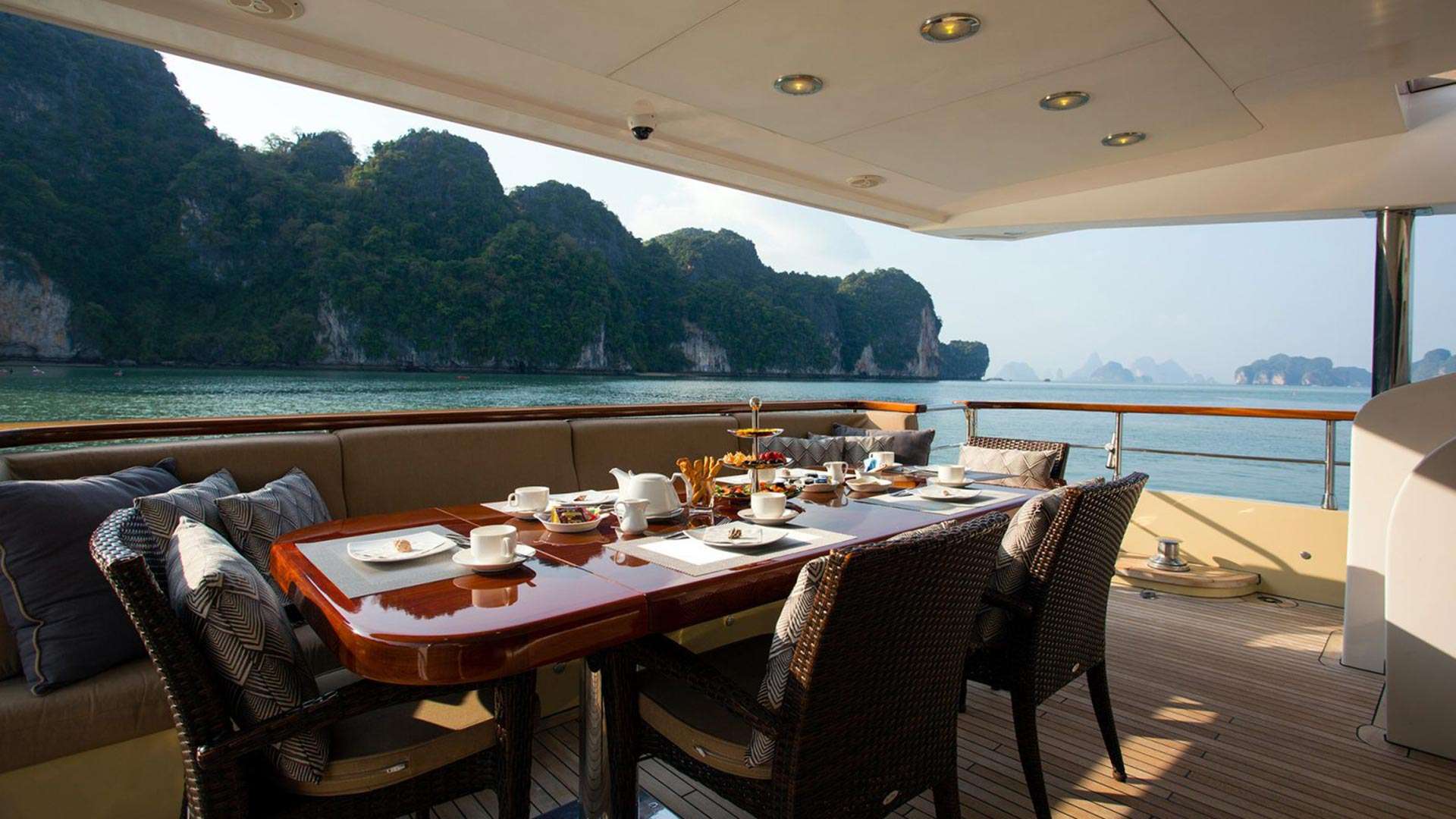 Mia Kai  - Motor Boat Charter Thailand & Boat hire in Indian Ocean & SE Asia 4