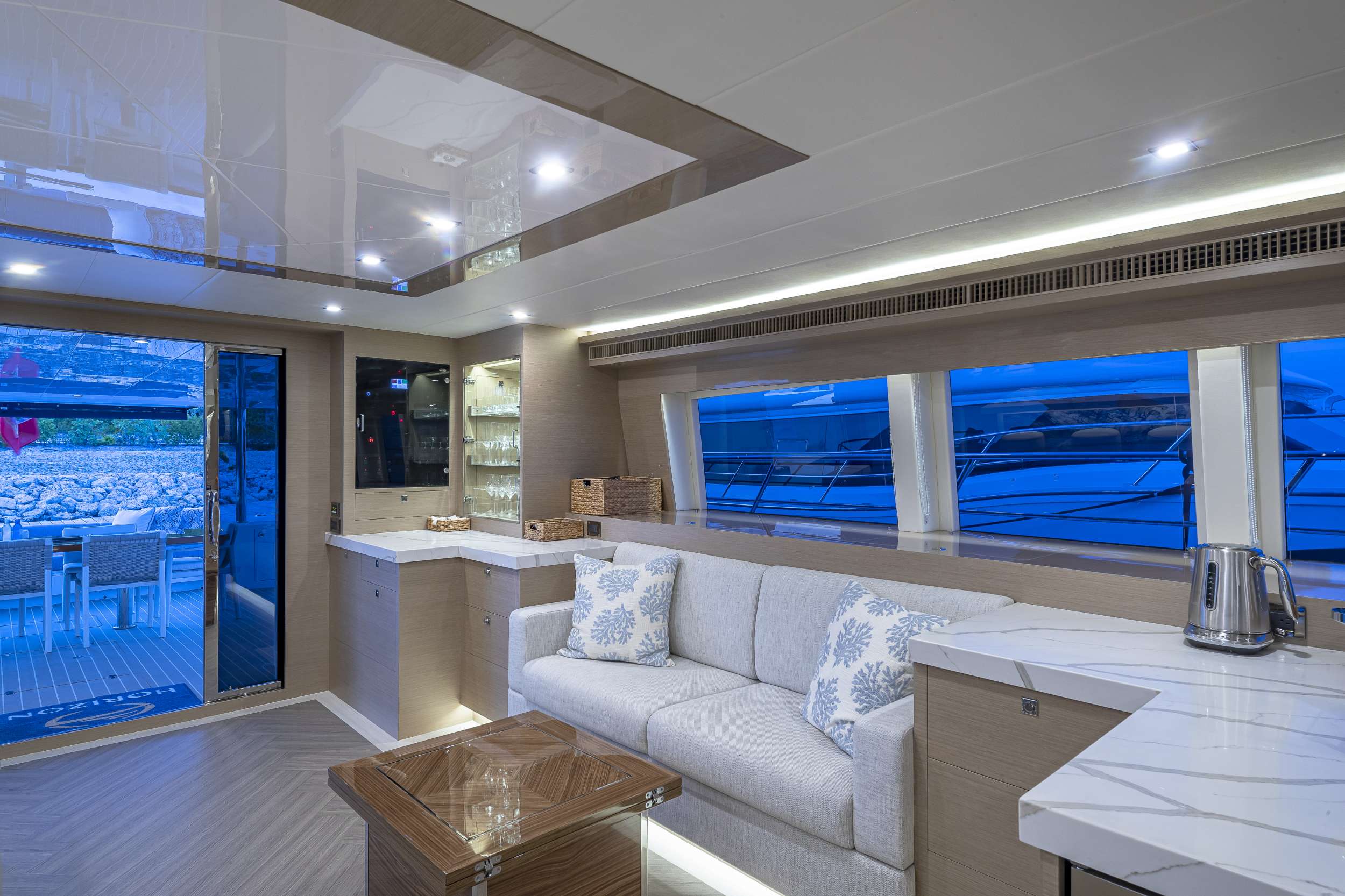 OMAKASE - Luxury yacht charter St Martin & Boat hire in Bahamas & Caribbean 4