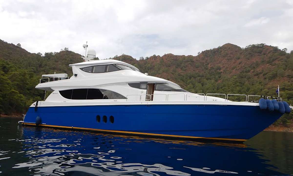 TOP SHELF - Luxury yacht charter Grenada & Boat hire in Caribbean 1
