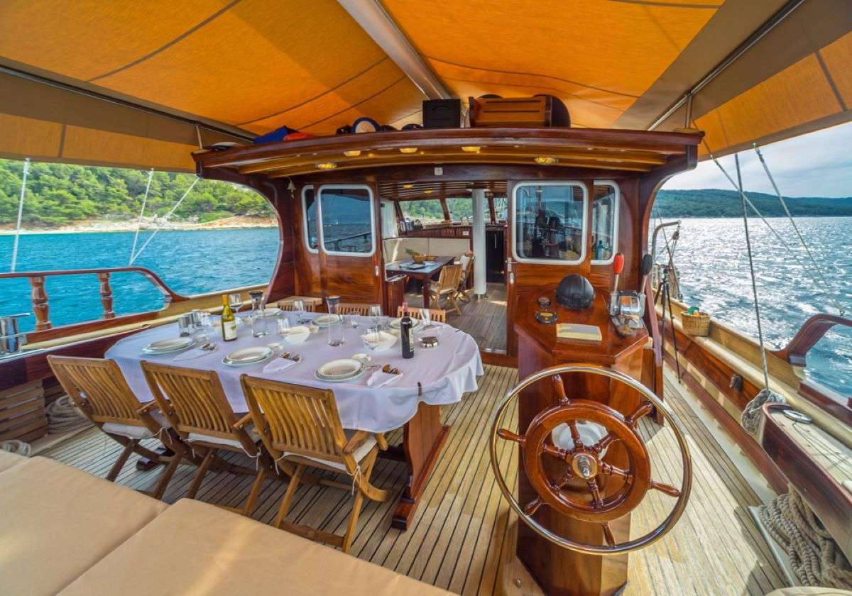Angelica - Yacht Charter Tribunj & Boat hire in Croatia 5