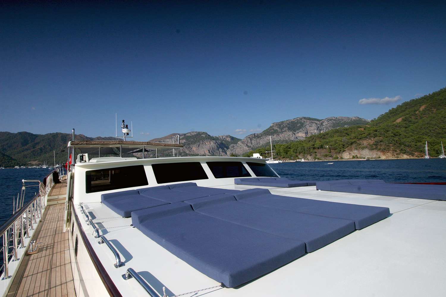 ALWAYS SMILE - Motor Boat Charter Turkey & Boat hire in Turkey 6