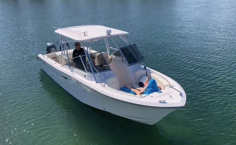 Bow Rider - Motor Boat Charter Bahamas & Boat hire in Bahamas Exumas George Town Camana Bay 1