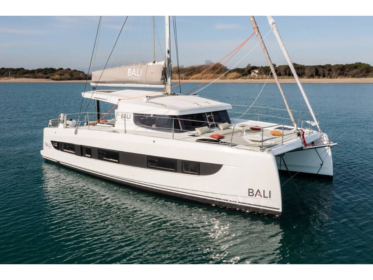 Bali Catsmart - Luxury yacht charter Sicily & Boat hire in Italy Sicily Aeolian Islands Capo d'Orlando Capo d'Orlando Marina 1