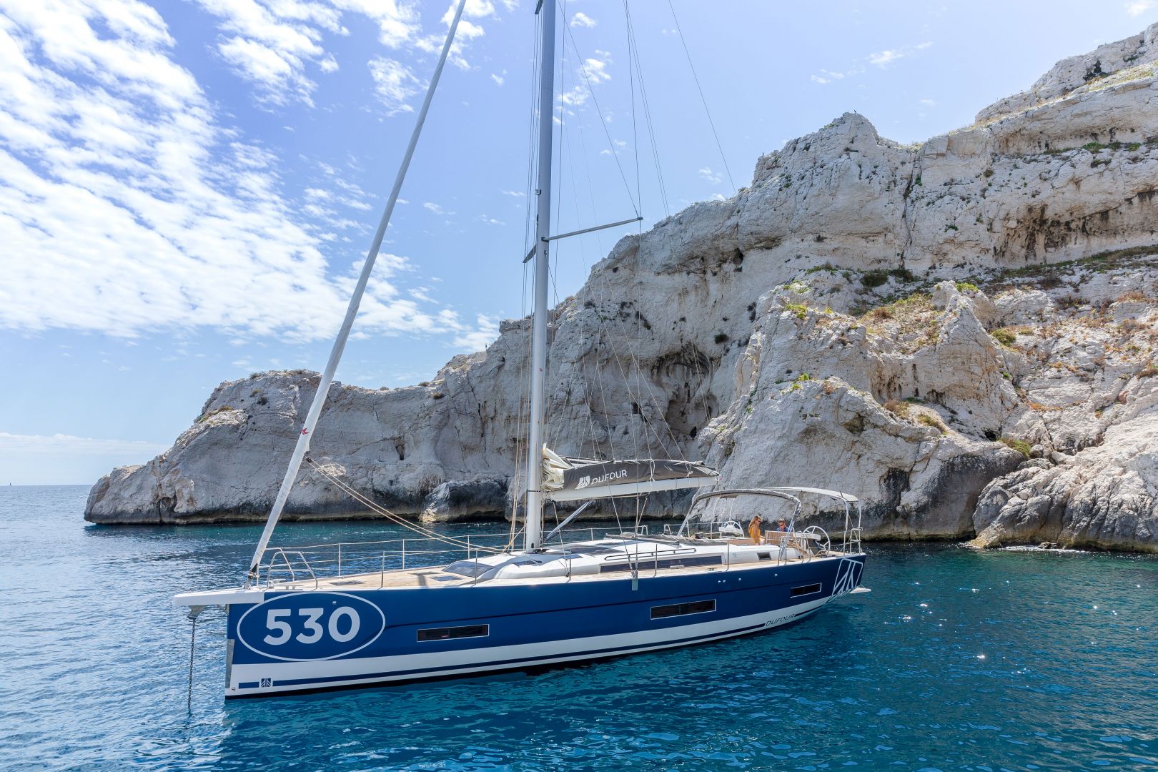 Dufour 530 Smart Electric 6 + 1 cab. - Yacht Charter Saint-Mandrier-sur-Mer & Boat hire in France French Riviera Toulon Saint-Mandrier-sur-Mer Port Pin Rolland 3