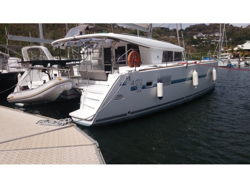 Lagoon 400 S2 - Yacht Charter Martinique & Boat hire in Martinique Le Marin Marina du Marin 2