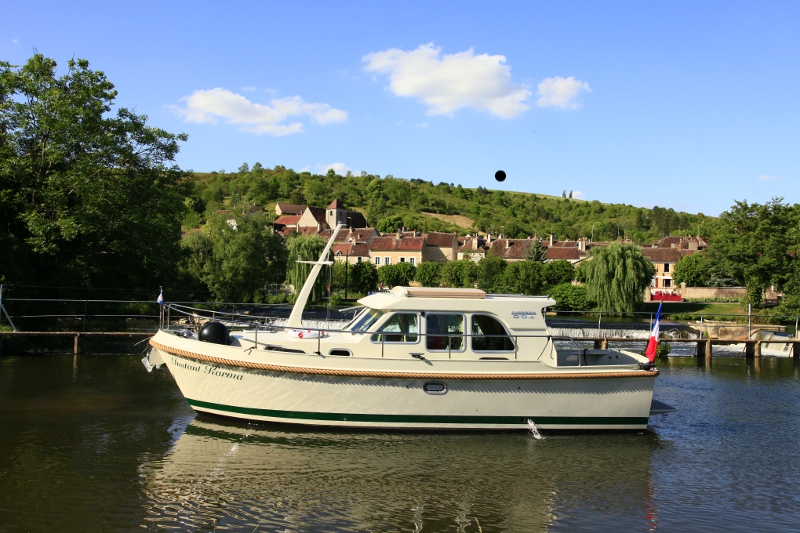 Linssen Grand Sturdy 29.9 Sedan - Yacht Charter Capestang & Boat hire in France Inland France Canal du Midi Capestang Capestang 1