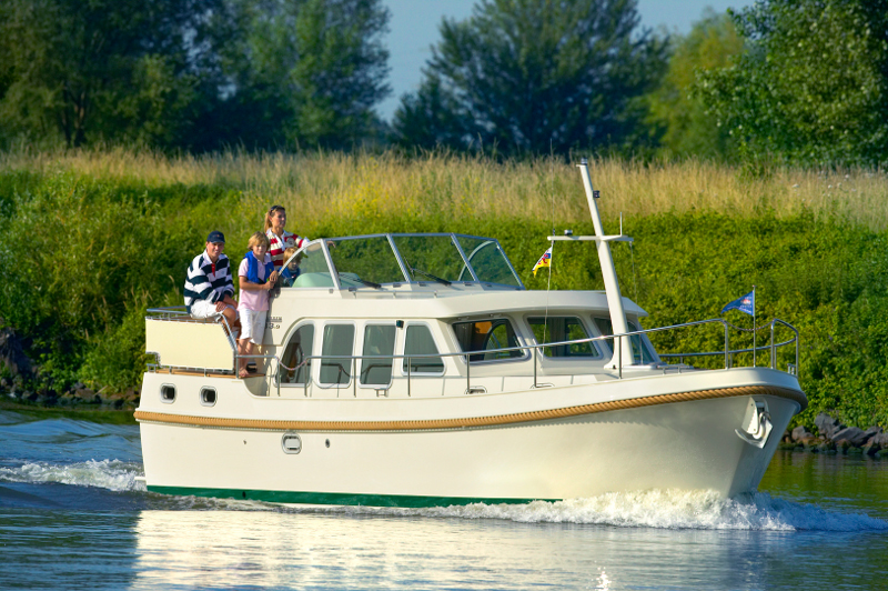 Linssen Grand Sturdy 33.9 AC - Yacht Charter Capestang & Boat hire in France Inland France Canal du Midi Capestang Capestang 2