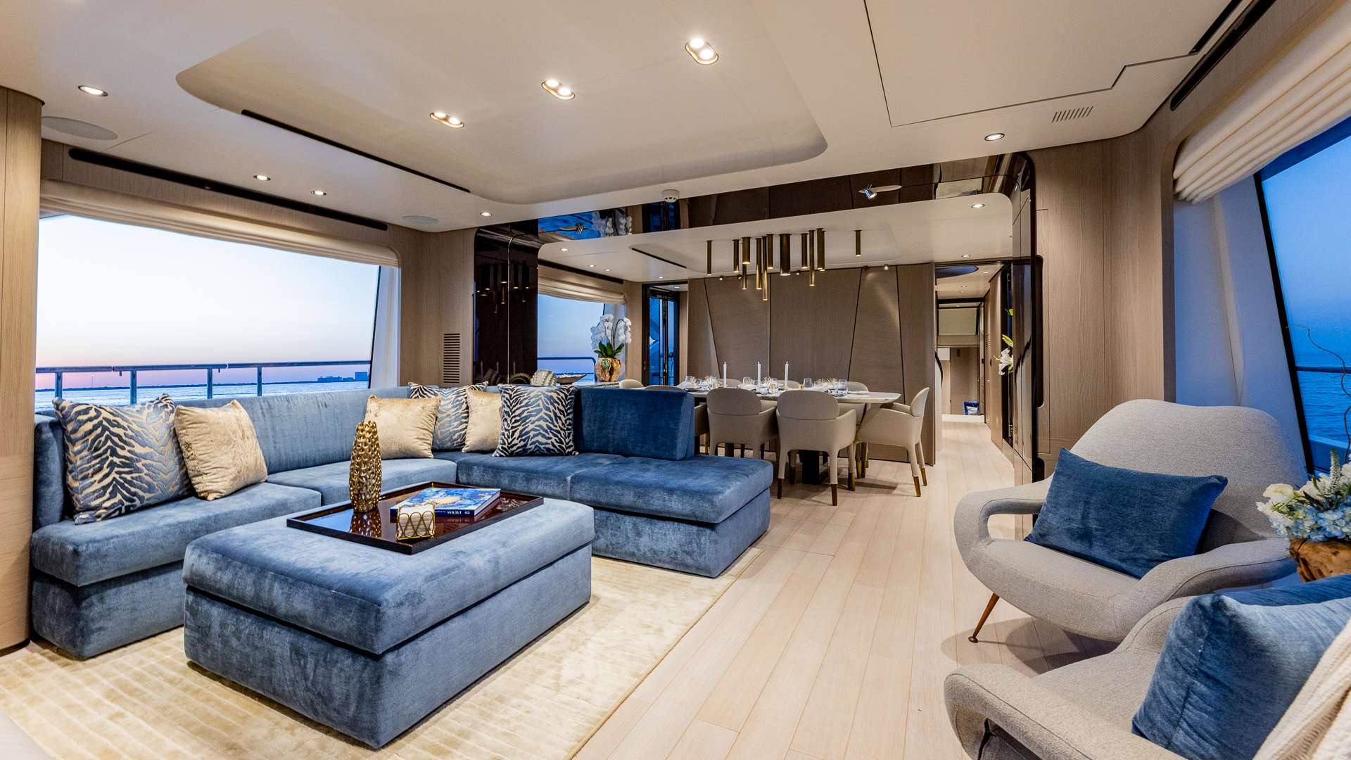 4 PLAY - Luxury yacht charter Bahamas & Boat hire in Bahamas 2