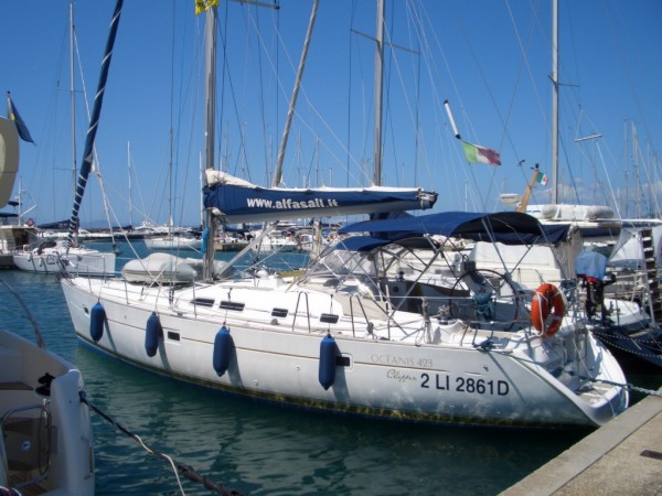 Oceanis 423 - Yacht Charter Punta Ala & Boat hire in Italy Punta Ala Punta Ala 1