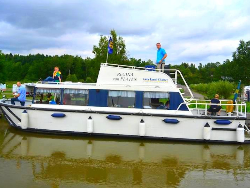 Regina von Platen - Motor Boat Charter Sweden & Boat hire in Sweden Motala Motala Harbour 2