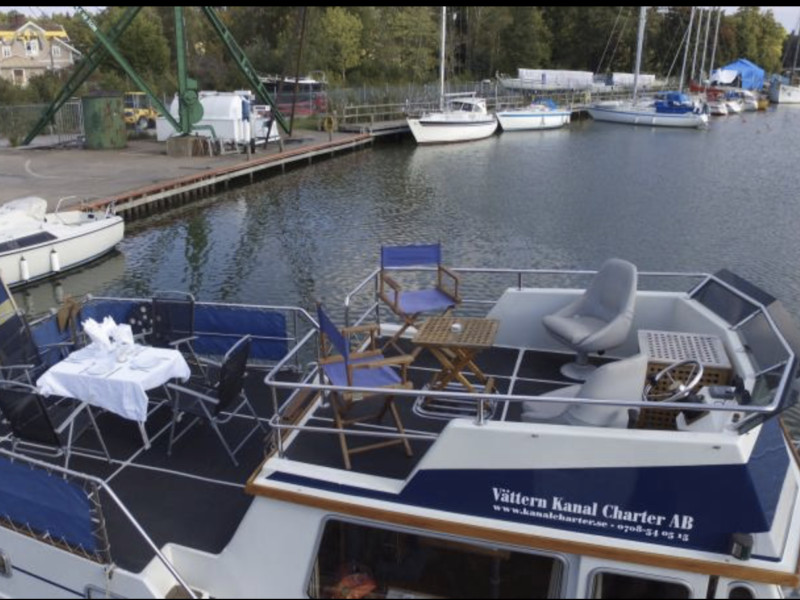 Husky Dane - Motor Boat Charter Sweden & Boat hire in Sweden Motala Motala Harbour 3