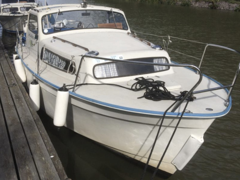 Albin 25 - Motor Boat Charter Sweden & Boat hire in Sweden Motala Motala Harbour 1