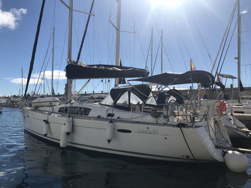 Oceanis 43 - Yacht Charter Las Galletas & Boat hire in Spain Canary Islands Tenerife Las Galletas Marina del Sur 1