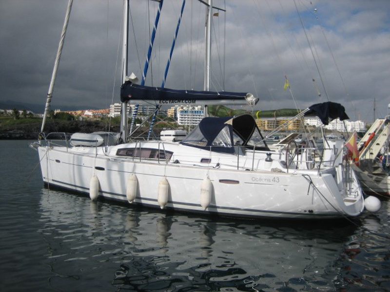 Oceanis 43 - Yacht Charter Las Galletas & Boat hire in Spain Canary Islands Tenerife Las Galletas Marina del Sur 2