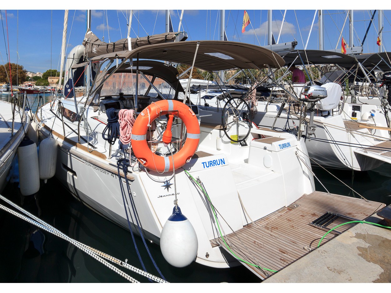 Sun Odyssey 419 - Yacht Charter Radazul & Boat hire in Spain Canary Islands Tenerife Santa Cruz de Tenerife Marina Santa Cruz 1