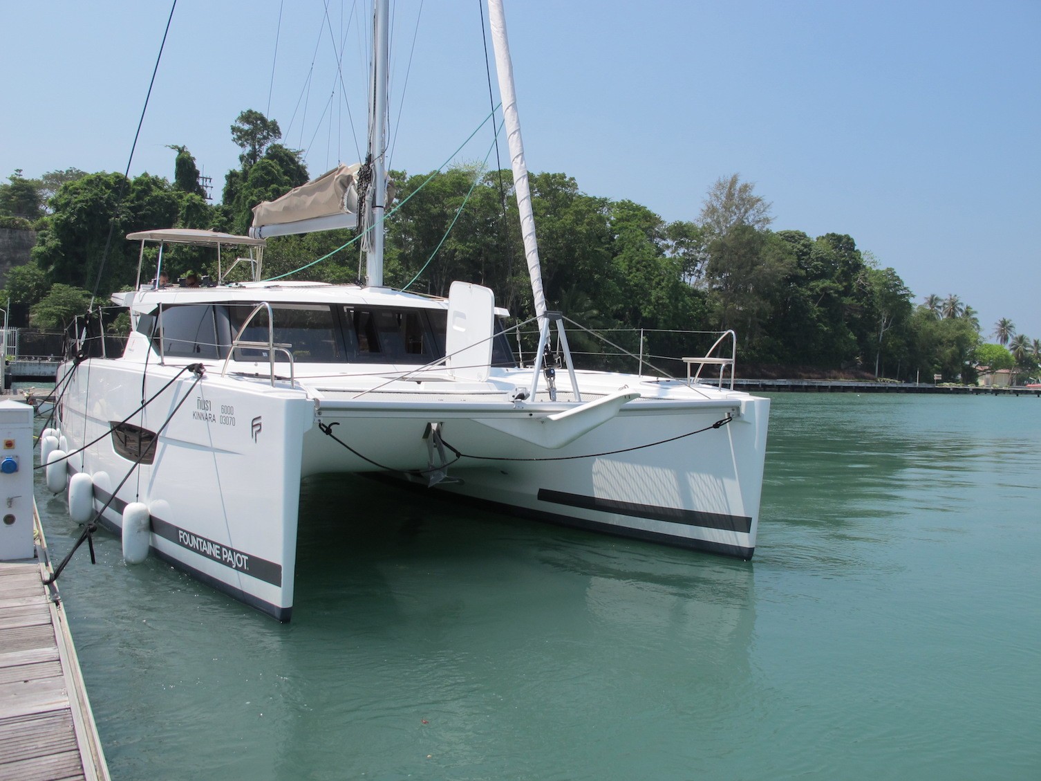 Lucia 40 - Yacht Charter Queensland & Boat hire in Australia Queensland Whitsundays Coral Sea Marina 1