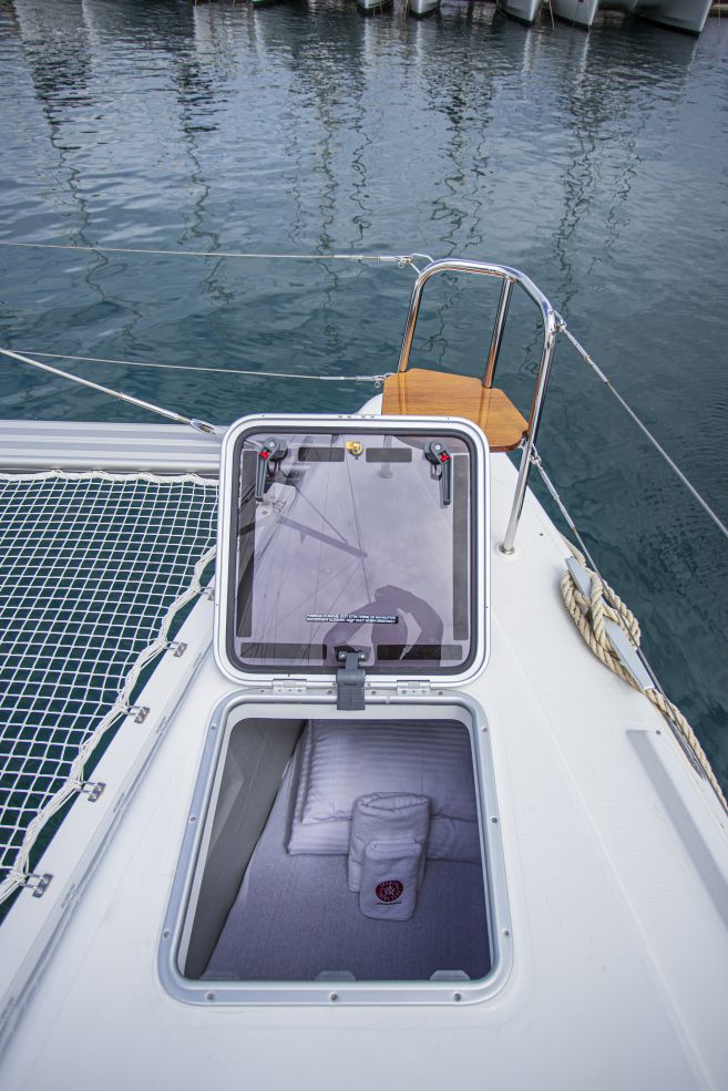 lagoon 42 with a/c