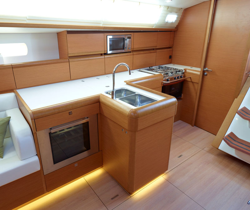 sun odyssey 519 with watermaker & a/c - plus