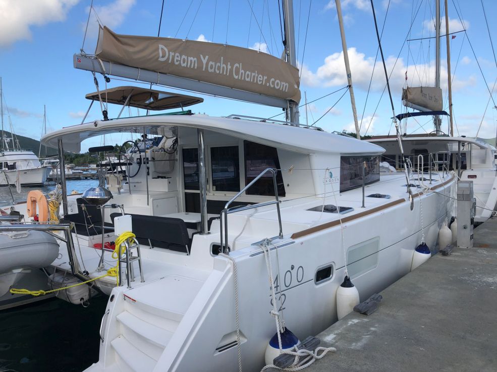 lagoon 400 s2 with a/c