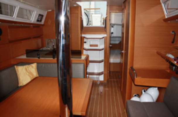 jeanneau 379 - Sailboat Charter United Kingdom & Boat hire in United Kingdom Scotland Firth of Clyde Largs Largs Yacht Haven 4