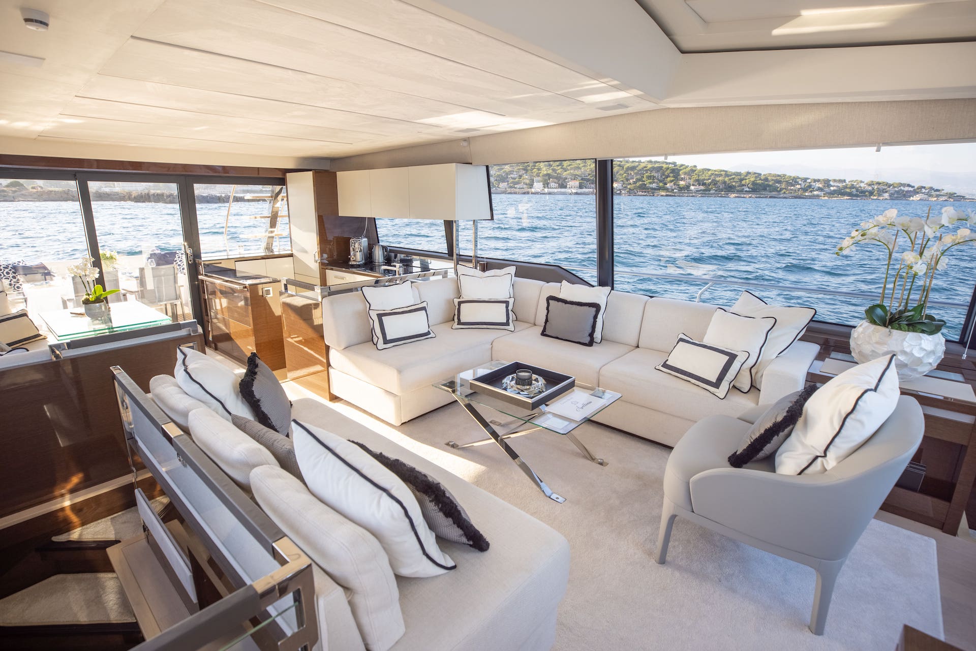 680 - Yacht Charter Antibes & Boat hire in France French Riviera Antibes 2