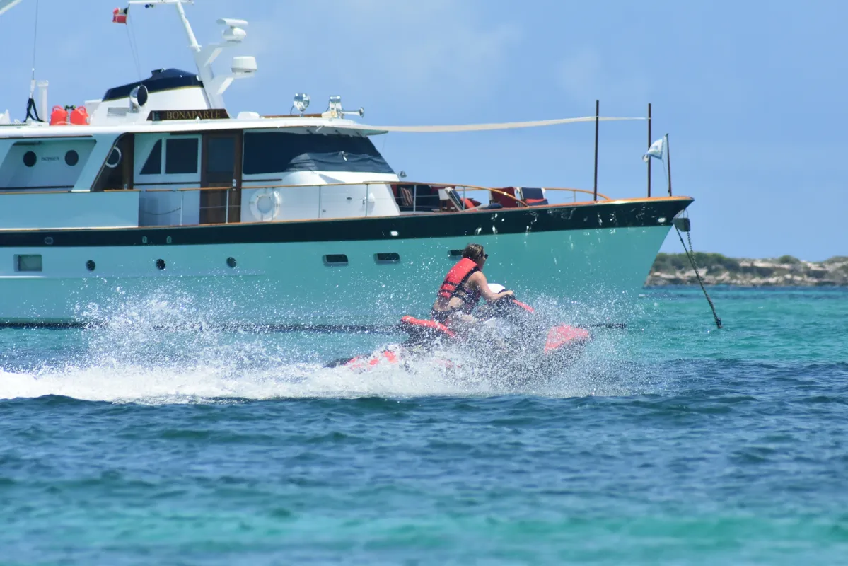 Bonapart - Motor Boat Charter Bahamas & Boat hire in Bahamas New Providence Nassau 4